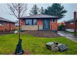 53 Winchester Boulevard  Hamilton, ON L8T 2M7