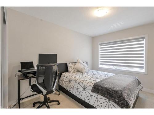 6 Sundin Drive Drive, Caledonia, ON - Indoor Photo Showing Bedroom