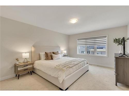 6 Sundin Drive Drive, Caledonia, ON - Indoor Photo Showing Bedroom