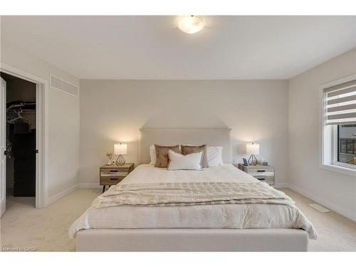 6 Sundin Drive Drive, Caledonia, ON - Indoor Photo Showing Bedroom