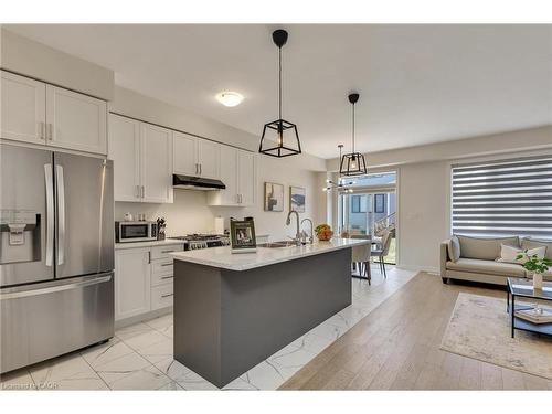 6 Sundin Drive Drive, Caledonia, ON - Indoor Photo Showing Kitchen With Upgraded Kitchen