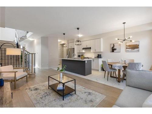 6 Sundin Drive Drive, Caledonia, ON - Indoor Photo Showing Other Room