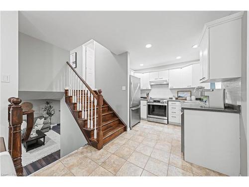 181 Walsh Crescent, Stratford, ON - Indoor Photo Showing Kitchen