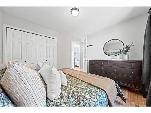 181 Walsh Crescent, Stratford, ON - Indoor Photo Showing Bedroom