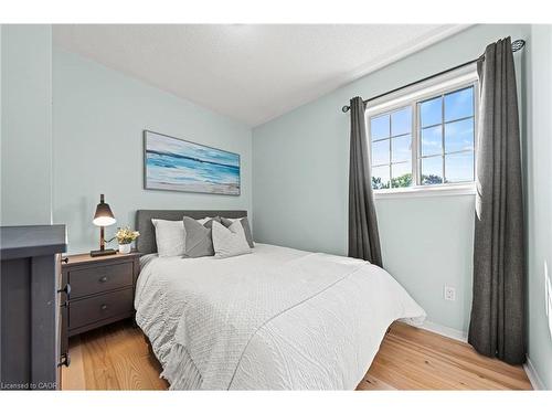 181 Walsh Crescent, Stratford, ON - Indoor Photo Showing Bedroom