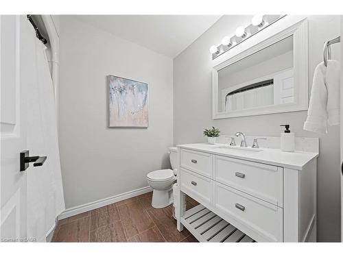 181 Walsh Crescent, Stratford, ON - Indoor Photo Showing Bathroom