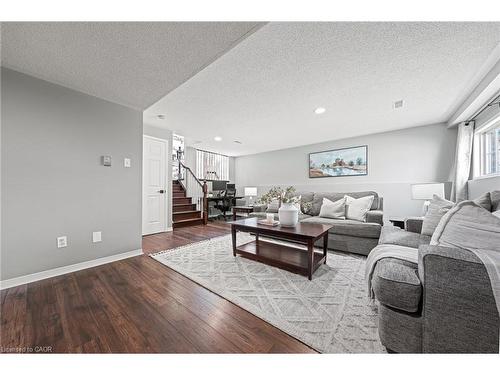 181 Walsh Crescent, Stratford, ON - Indoor Photo Showing Living Room