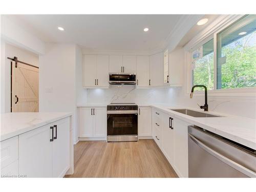 90 Culpepper Drive, Waterloo, ON - Indoor Photo Showing Kitchen With Upgraded Kitchen