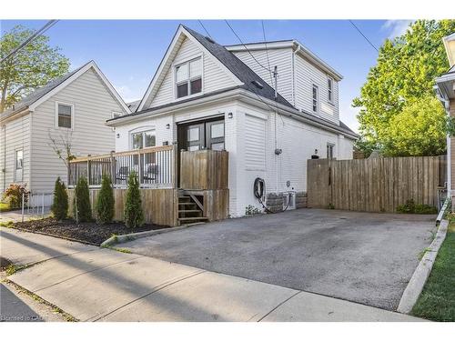 163 Britannia Avenue  Hamilton, ON L8H 1X4