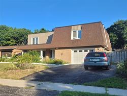 107 Roseneath Crescent  Kitchener, ON N2E 1V8