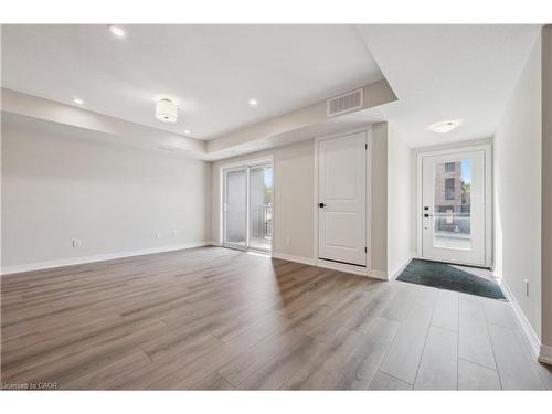 42 Urbane Boulevard, Kitchener, ON - Indoor Photo Showing Other Room