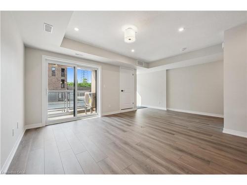 42 Urbane Boulevard, Kitchener, ON - Indoor Photo Showing Other Room