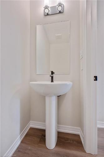 42 Urbane Boulevard, Kitchener, ON - Indoor