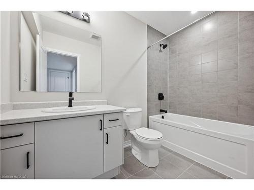 42 Urbane Boulevard, Kitchener, ON - Indoor Photo Showing Bathroom