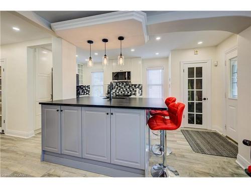 129 Talbot Street, Kitchener, ON - Indoor Photo Showing Kitchen With Upgraded Kitchen
