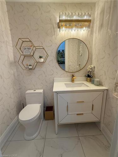 11 Donatello Court, Hamilton, ON - Indoor Photo Showing Bathroom