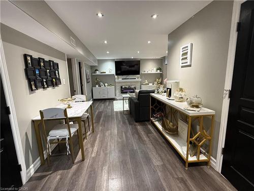 11 Donatello Court, Hamilton, ON - Indoor