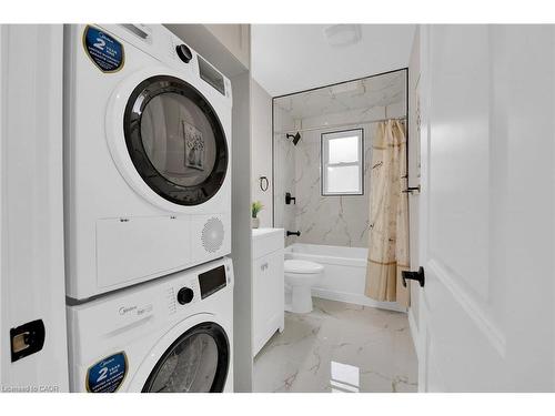 174 East 34Th Street, Hamilton, ON - Indoor Photo Showing Laundry Room