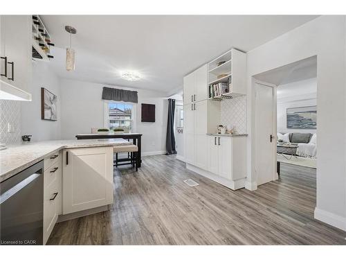 145 Bridgeport Road E, Waterloo, ON - Indoor Photo Showing Kitchen