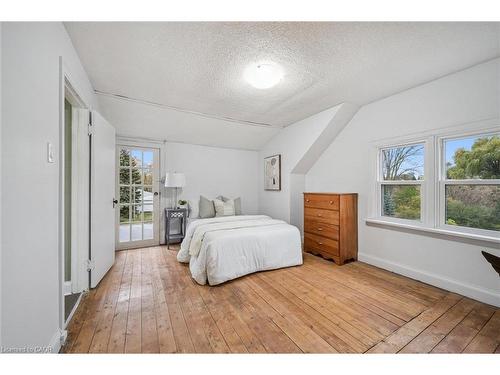 145 Bridgeport Road E, Waterloo, ON - Indoor Photo Showing Bedroom