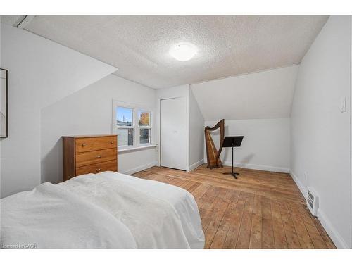145 Bridgeport Road E, Waterloo, ON - Indoor Photo Showing Bedroom