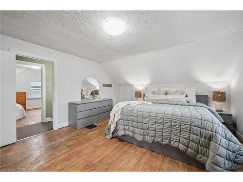 145 Bridgeport Road E, Waterloo, ON - Indoor Photo Showing Bedroom