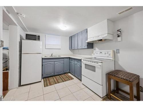 145 Bridgeport Road E, Waterloo, ON - Indoor Photo Showing Kitchen With Double Sink
