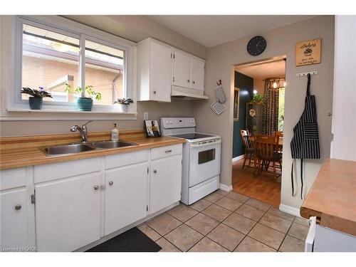 119 Gemini Drive, Hamilton, ON - Indoor Photo Showing Kitchen With Double Sink