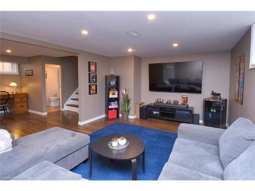 119 Gemini Drive, Hamilton, ON - Indoor Photo Showing Living Room