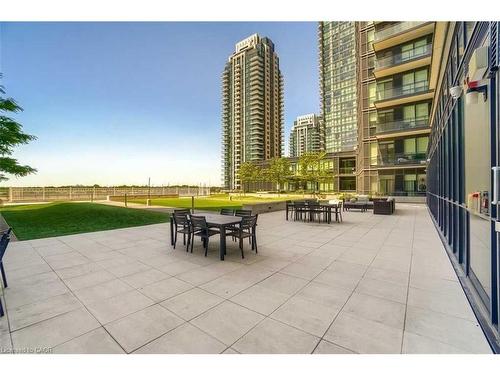 402-4011 Brickstone Mews, Mississauga, ON - Outdoor