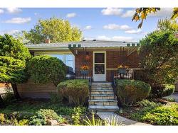 115 Welbourn Drive  Hamilton, ON L9A 3N5