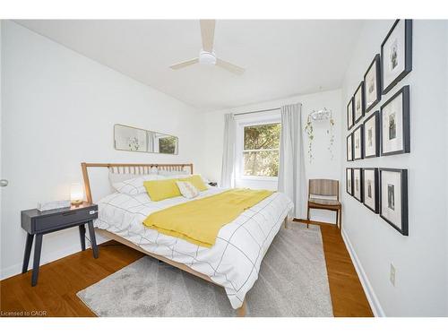 115 Welbourn Drive, Hamilton, ON - Indoor Photo Showing Bedroom