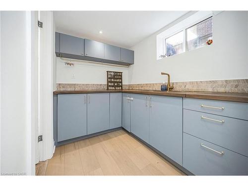 115 Welbourn Drive, Hamilton, ON - Indoor Photo Showing Kitchen