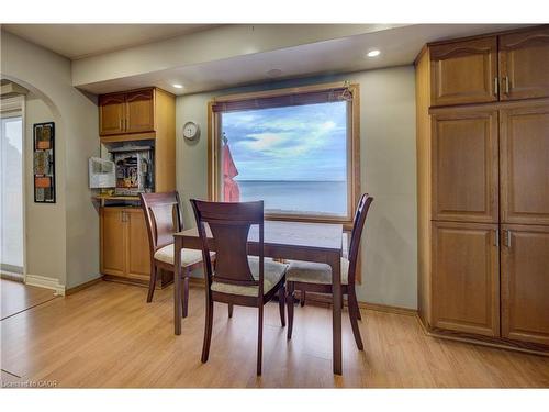 46 Seabreeze Crescent, Hamilton, ON - Indoor Photo Showing Dining Room