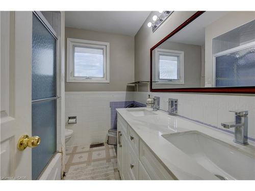 46 Seabreeze Crescent, Hamilton, ON - Indoor Photo Showing Bathroom
