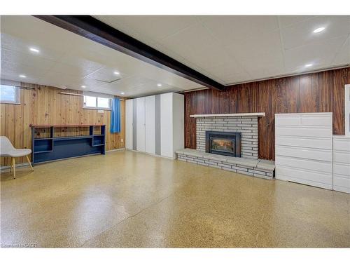 46 Seabreeze Crescent, Hamilton, ON - Indoor With Fireplace