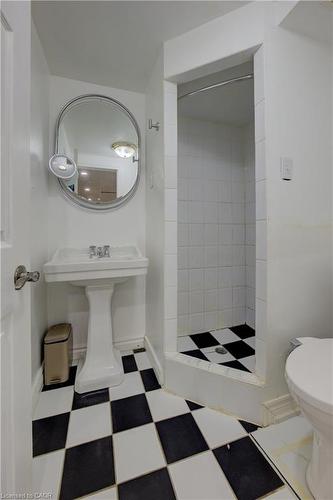 46 Seabreeze Crescent, Hamilton, ON - Indoor Photo Showing Bathroom