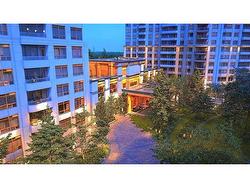 25 Kingsbridge Garden Circle  Mississauga, ON L5R 4B1