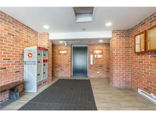 3-136 Conway Drive, London, ON - Indoor Photo Showing Other Room