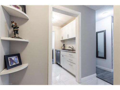 3-136 Conway Drive, London, ON - Indoor