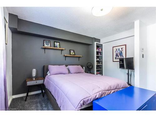 3-136 Conway Drive, London, ON - Indoor Photo Showing Bedroom