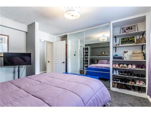 3-136 Conway Drive, London, ON - Indoor Photo Showing Bedroom