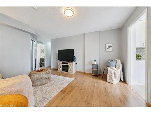 1110 Walden Circle, Mississauga, ON - Indoor