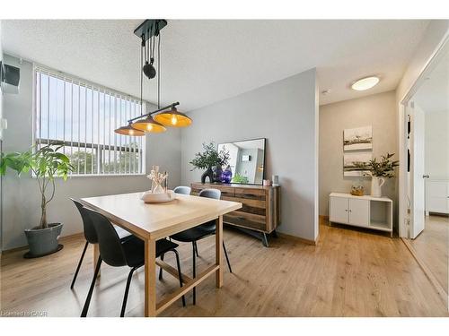 1110 Walden Circle, Mississauga, ON - Indoor