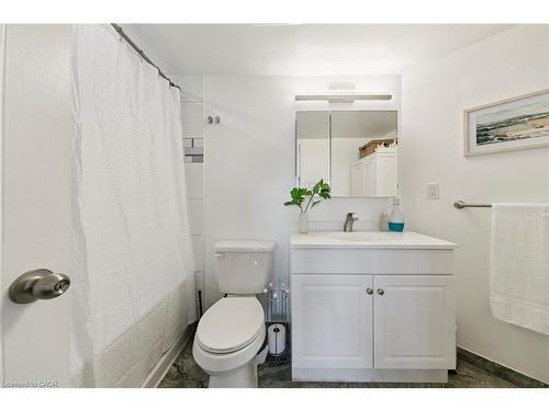 1110 Walden Circle, Mississauga, ON - Indoor Photo Showing Bathroom