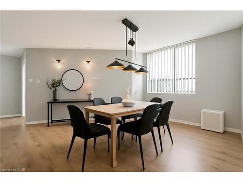 1110 Walden Circle, Mississauga, ON - Indoor Photo Showing Dining Room