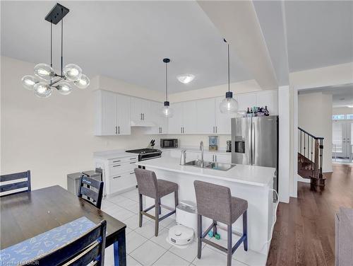 66 Lillian Way, Caledonia, ON - Indoor Photo Showing Other Room