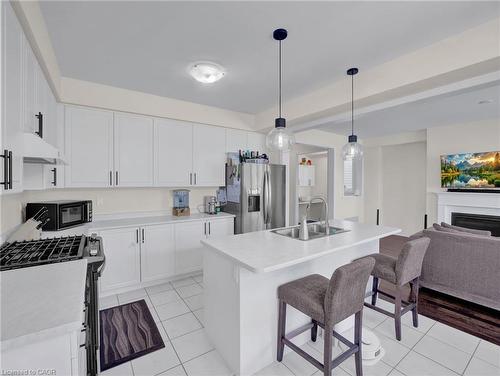 66 Lillian Way, Caledonia, ON - Indoor Photo Showing Kitchen With Double Sink With Upgraded Kitchen