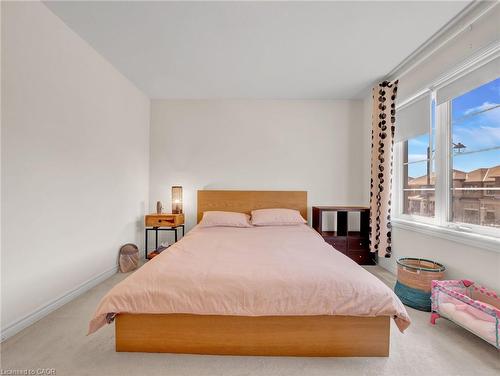 66 Lillian Way, Caledonia, ON - Indoor Photo Showing Bedroom