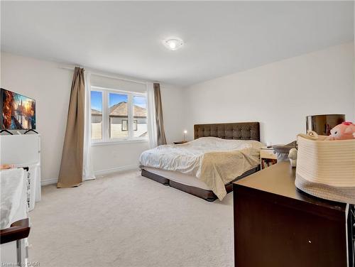 66 Lillian Way, Caledonia, ON - Indoor Photo Showing Bedroom